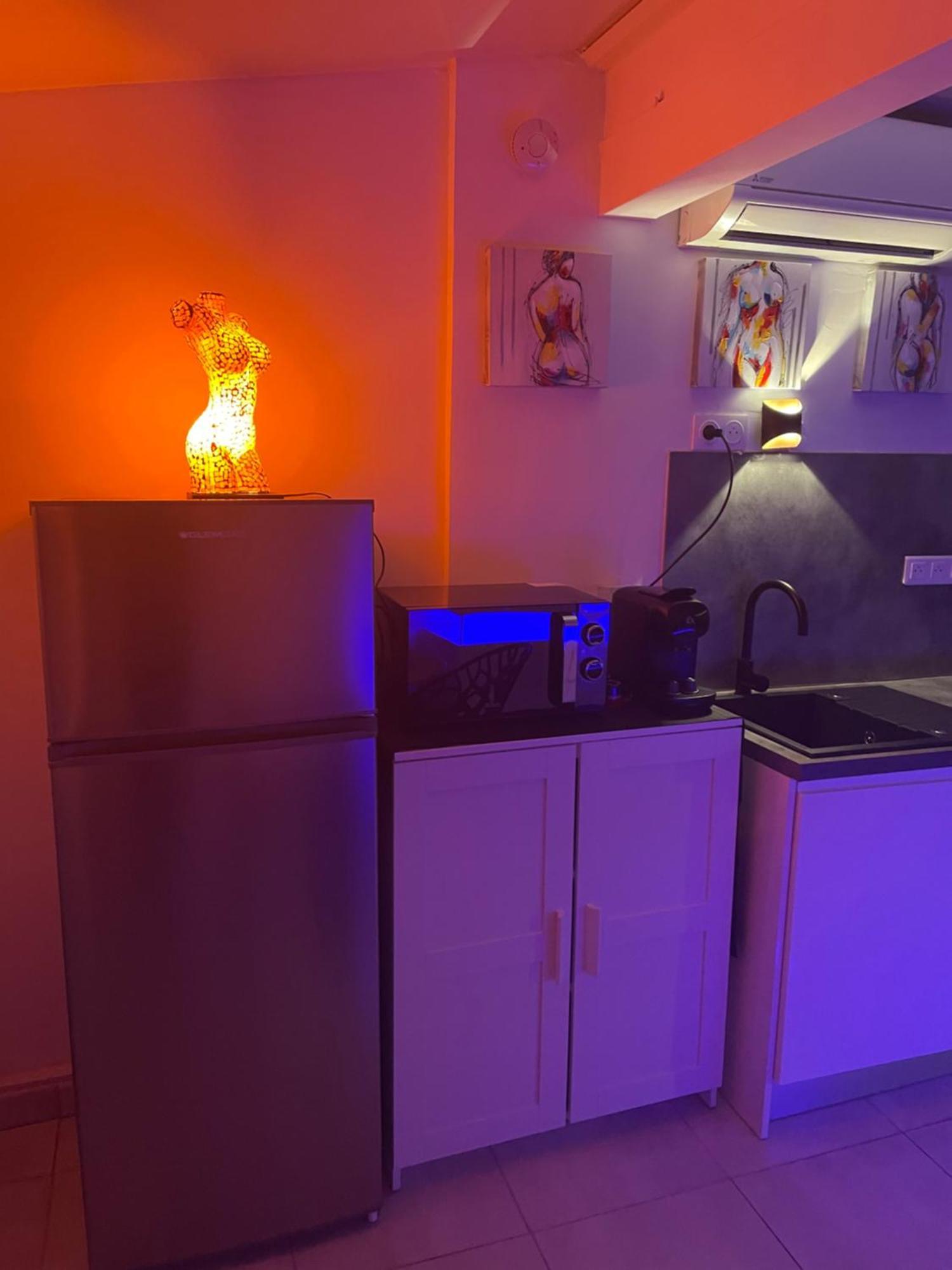The Naturist Glamour Suite แอกด์ ภายนอก รูปภาพ